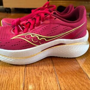 Saucony Endorphin Speed 3 Size 7.5